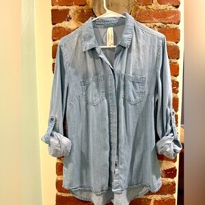 Liverpool chambray top- M